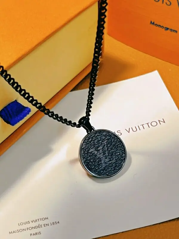 louis vuitton collier s_12201023